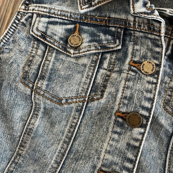YMI Jeans Collared Denim Vest Womens Jrs L Buttons Pockets Biker Trucker Western - Picture 8 of 8